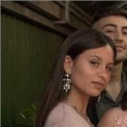 Docente in A010 impartisce lezioni di Grafica e Photoshop a studenti delle superiori