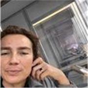 Interprete di conferenza native speaker in above languages offro coaching linguistìco in En e FR