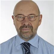 Consulente informatico impartisce lezioni per l'utilizzo di Microsoft Excel