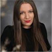 Profesora titulada en Educación Infantil con un curso de experiencia como maestra de Educación Infantil en colegio. 
