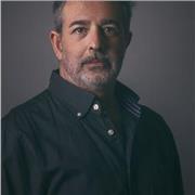 Técnico Superior en Realización, imparte clases de audiovisuales y fotografía.