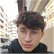 Me defino como una persona cercana, paciente y con facilidad para comunicarme con los demás. Me adapto al nivel y necesidades
