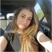 Diplomata al liceo linguistico, con certificazione CAE livello C1, offre ripetizioni e aiuto compiti di inglese