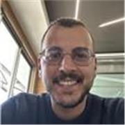Laureato in scienze filosofiche