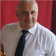 Laureato con lode in Archeologia impartisce ripetizioni di Storia, Storia dell'Arte antica, Archeologia cristiana