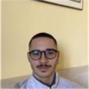 Studente d’Ingegneria Meccanica che impartisce lezioni di Analisi 1/2 e altre materie tecniche
