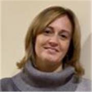 Psicopedagoga imparte clases de refuerzo para niños con dificultades de aprendizaje