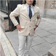 Estudiante de educación infantil, experto en inglés y buscando ayudar.