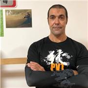 Profesor de Ving Tsun da clases privadas en Almería a partir de 12 años en adelante y Adultos . Formación de más de 30 años y 21 años de experiencia en la enseñanza