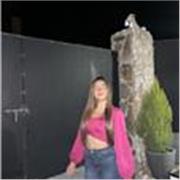 Me defino como una persona muy trabajadora y entusiasta quiero dar clases a niños de educación primaria o secundaria 