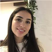 Con hermanos pequeños, estudie bachiller de sociales, administración y dirección de empresas turísticas y Marketing digital. Siemp