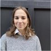 Ragazza laureata in psicologia a New York da lezioni di Inglese e italiano