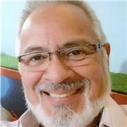 Magister en Gestión Empresarial dicta clases de marketing estratégico