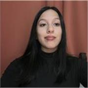 Profesora de Ingles imparte clases a niños de todas las edades