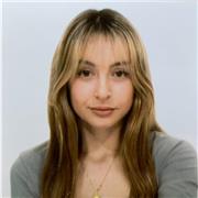 Profesora de refuerzo para todas las asignaturas de primaria, con título de bachillerato y con experiencia trabajando con niños.