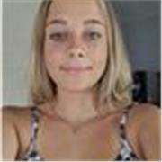 Profesora de refuerzo para catalán, castellano, matemáticas, latín, lectura y manualidades en Barcelona.