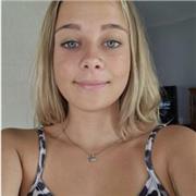 Profesora de refuerzo para catalán, castellano, matemáticas, latín, lectura y manualidades en Barcelona.