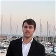Graduado en Historia por la USC con gran capacidad discursiva y de desarrollo. Actualmente cursando el Máster en Filosofía, USC.