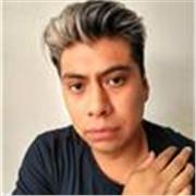Profesor de arte, imparte clases a personas de todas las edades