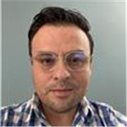 Maestro de química con experiencia en áreas de la salud