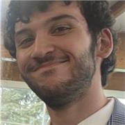 Professeur particulier donne des cours de soutien au collège