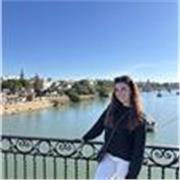 Bióloga Sanitaria y Embriologa de profesión, pasión por enseñar la biología a todo tipo de alumnos y edades, en inglés o español.