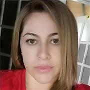 Profesora de español virtual con sólida formación lingüística y pedagógica. Experta en el diseño de experiencias de aprendizaje dinámicas y personalizadas que promueven la participación activa de los estudiantes. Apasionada por la enseñanza del español co