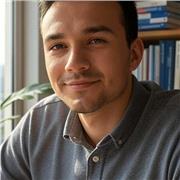 Promovierter Astrophysiker gibt Online Nachhilfe für SchülerInnen der Oberstufe