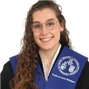 Graduada en biología imparte clases de ciencias a alumnos de ESO y bachillerato