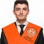 Graduado en ciencias políticas, opositor al Cuerpo superior de la administración civil del estado (rama de ciencias sociales)