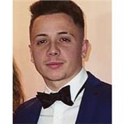 Soy una persona responsable, extrovertida, con gran motivación y con ganas de enseñar y aprender. Doy clases particulares a niños y niñas de entre 6 y 11 años y además soy canguro, con una gran formación especializada como Técnico Superior de Educación In