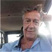 Ho vissuto in Inghilterra 16 anni,l'inglese e la mia seconda lingua madre, ho conseguito una laurea e un diploma in community work. Mi piace la conversazione e utilizzare metodi semplici per facilitare l'apprendimento