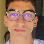 Estudiante de Farmacia da clase de química a ESO y Bachillerato