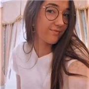 Me considero una chica responsable, comprometida con mi trabajo y dispuesta a ayudar en lo que le haga falta al alumno