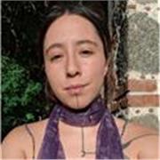 Maestra de psicología y ética en la terapia, virtual