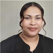 English tutor teaching English for kids and adults