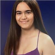 Estudiante universitaria con C2 de inglés (nivel nativo). Daré clases de inglés enfocándome en el diálogo.