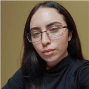 Estudiante de bioquímica realiza clases de química y matemática para todos los niveles