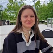 Diplômée d’une licence en anglais, je propose des cours pour tous publics et tous niveaux, personnalisés pour chaque apprenant