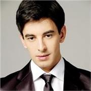 Hai bisogno di un insegante d'italiano? Sono molto preparato con un dottorato in filosofia e tante pratiche all'estero.