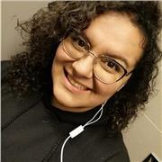 Profesora que imparte clases de Lenguaje, historia, ciencias naturales, matemáticas, educación emocional y educación física