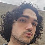 Profesor de inglés enfocado a hacerte mejorar tu comunicación fluida en conversaciones.