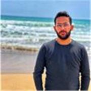 Diplomato in lingue (inglese francese spagnolo). Disposto a sostegno allo studio e per ripetizioni 