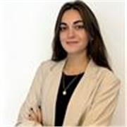 Profesora de Piano que imparte clases de iniciación o elemental a niños