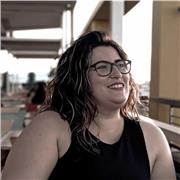 Maestra de Educación Primaria con mención en lengua extranjera: Inglés, con varios años de experiencia en clases particulares.