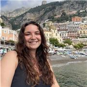 Bonjour ! Je donne des cours à distance pour aider petits et grands à parler anglais avec aisance.