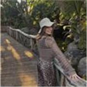 English teacher, laureata In Languages and communication in international enterprises and organizations (LM-38)