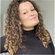 Soy Sarah e imparto clases de apoyo escolar en francés y en inglés. Me adapto a las necesidades y a los objetivos de cada persona