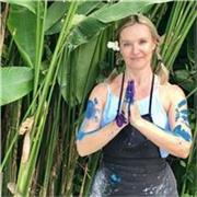 I’m a professional artist and creative educator with over 30 years experience teaching drawing, painting, and creative confidence