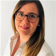 Italian mother tongue, focused on tailored needs, enthusiastic.